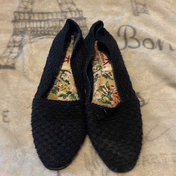 2 pair bundle womens black flats shoes size 7 & 7.5 - Picture 4 of 5